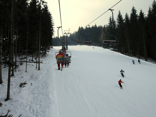 Lanovka ve SKI areálu Rališka