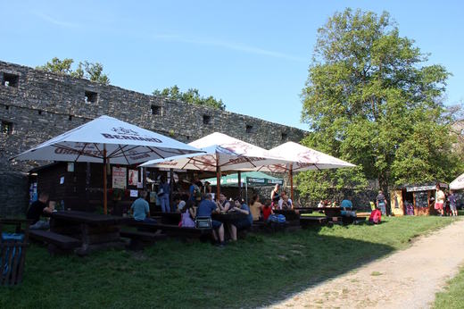 Občerstvení na hradě Hukvaldy