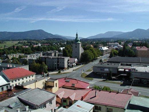 Pohled k hornímu kostelu ve Frenštátě pod Radhoštěm
