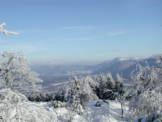 Pohled z Velkého Javorníku směrem k Lysé hoře